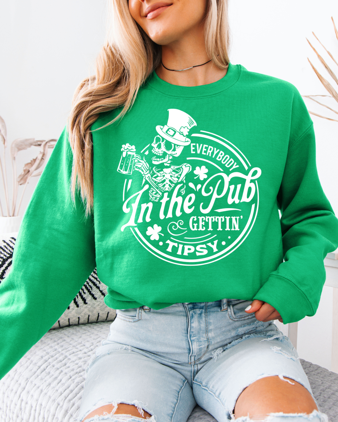 Everybody In The Pub Gettin’ Tipsy Crewneck Sweatshirt