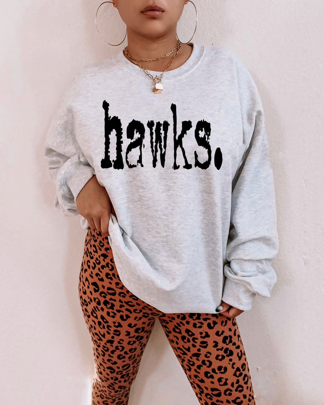Hawks Graphic Women’s Crewneck Sweatshirt